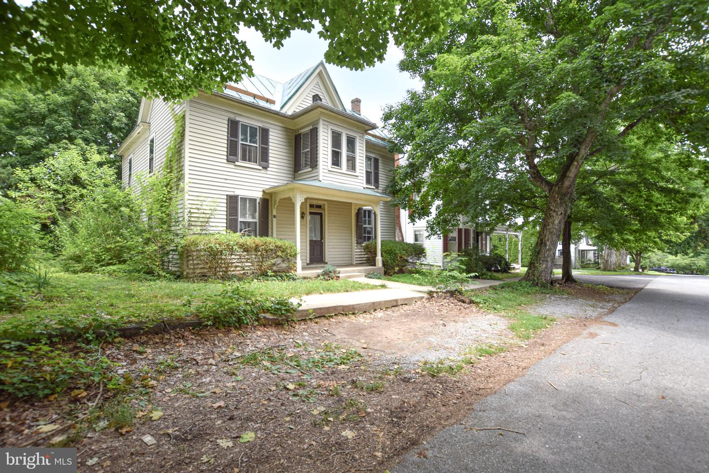 17 Old Prospect Ave Property Photo 2