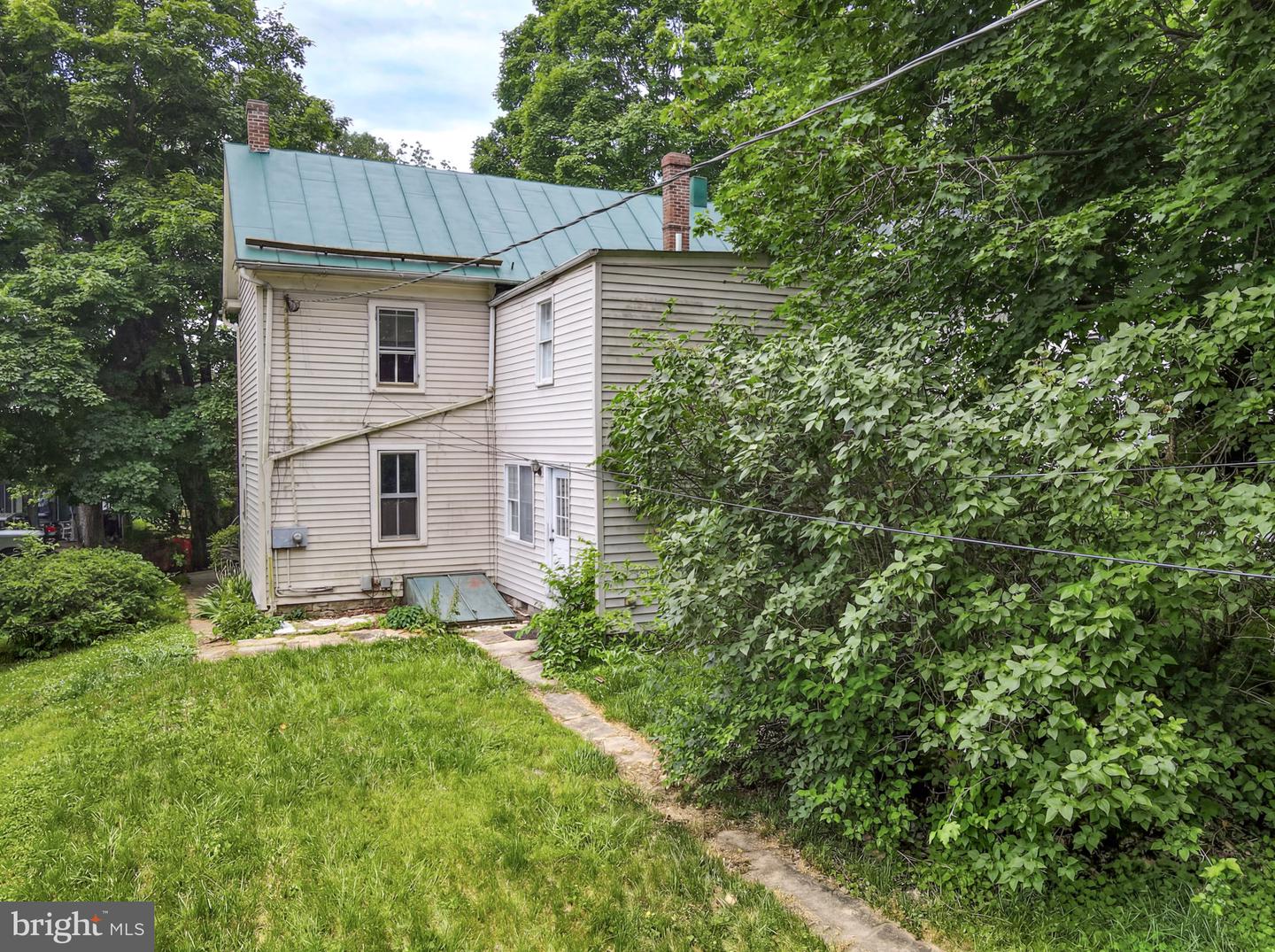 17 Old Prospect Ave Property Photo 13