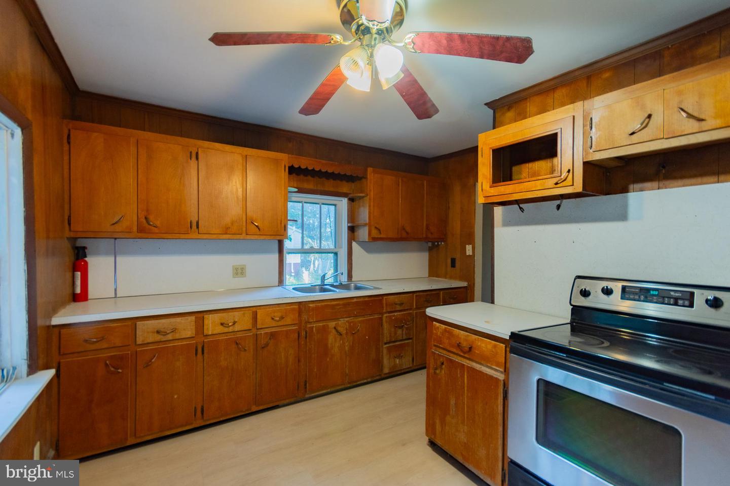 628 Brownville Ln Property Photo 3