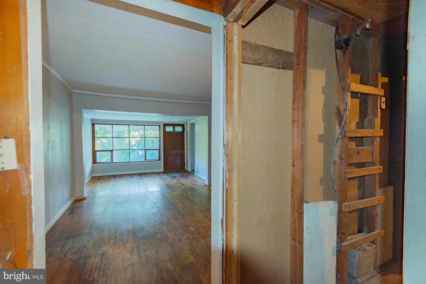 628 Brownville Ln Property Photo 6