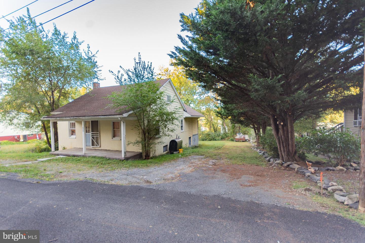 628 Brownville Ln Property Photo 39