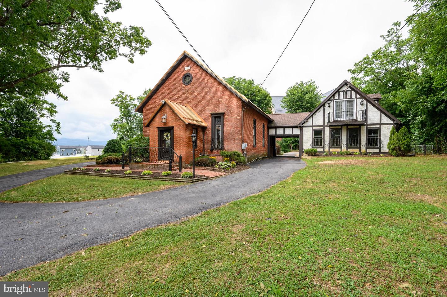 15376 Charles Town Rd Property Photo 3