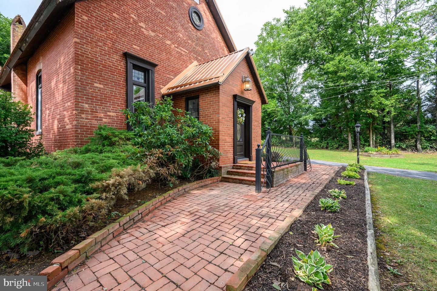 15376 Charles Town Rd Property Photo 5