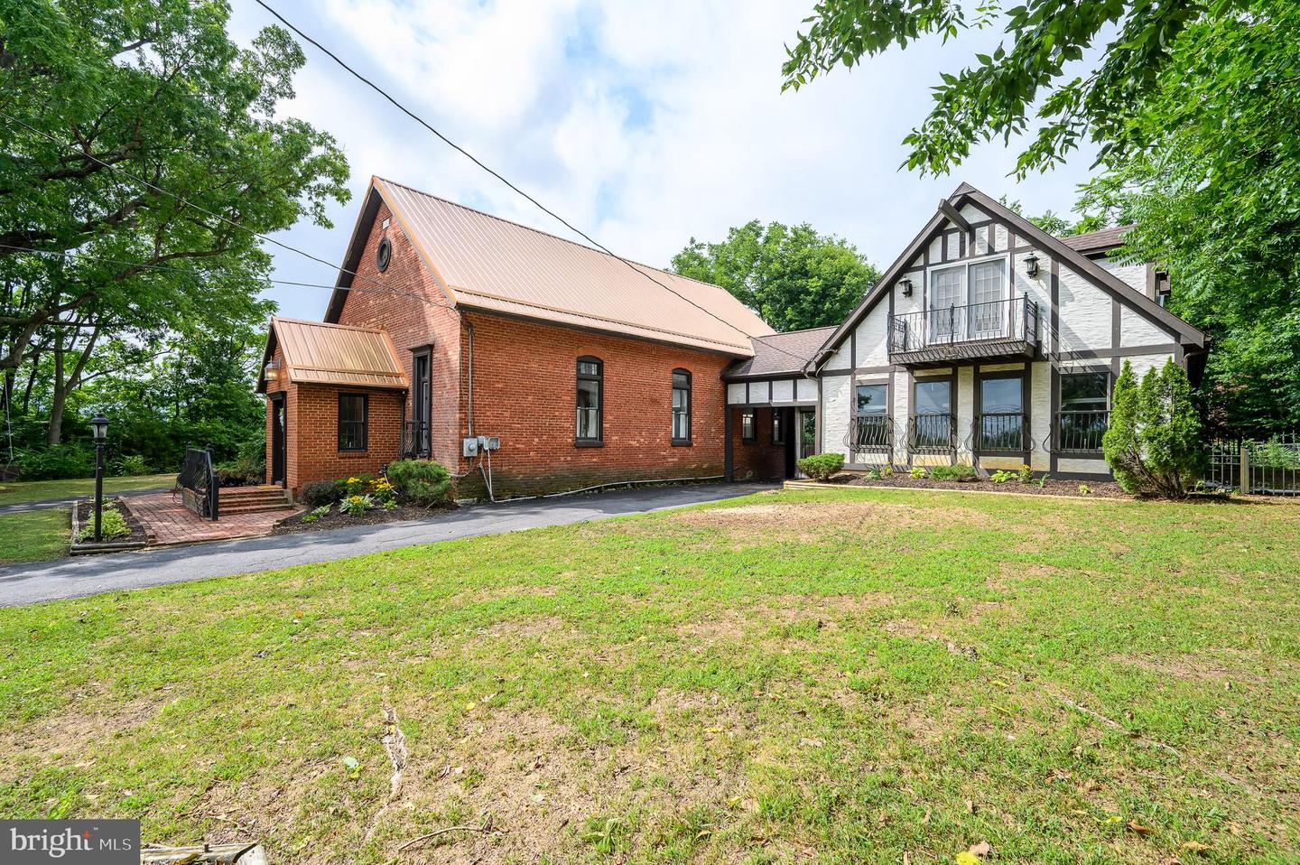 15376 Charles Town Rd Property Photo 6