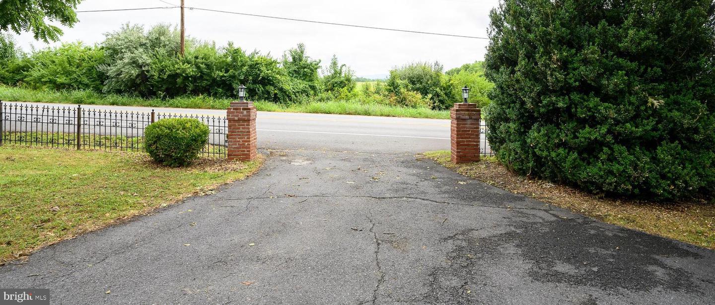 15376 Charles Town Rd Property Photo 9