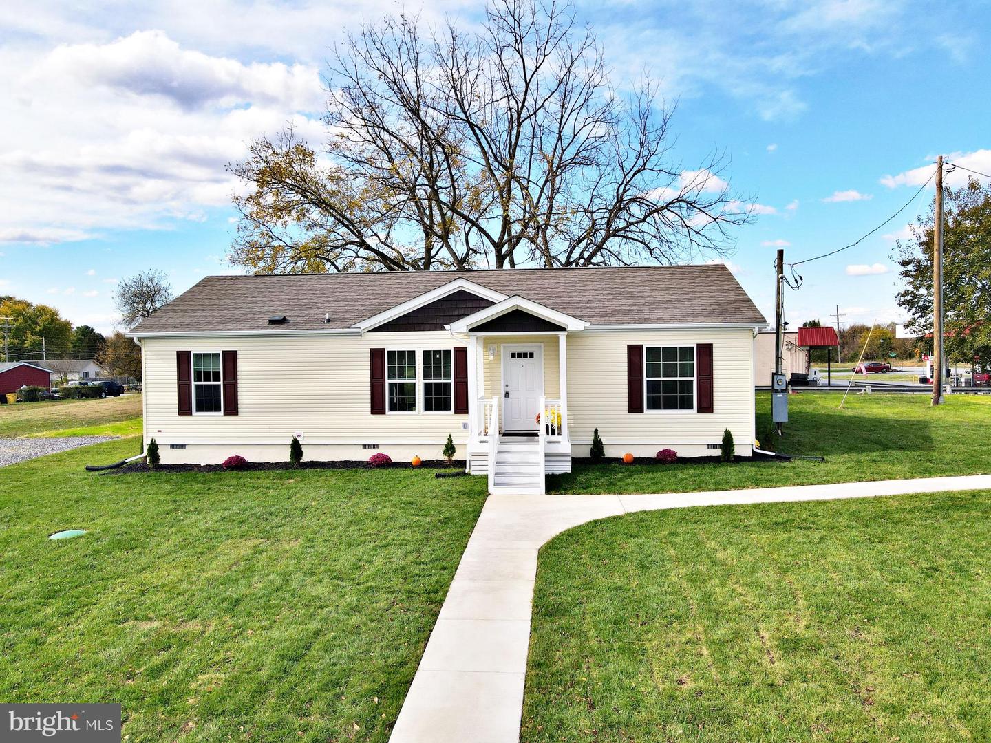 35 Fox Chase Ct Property Photo 2