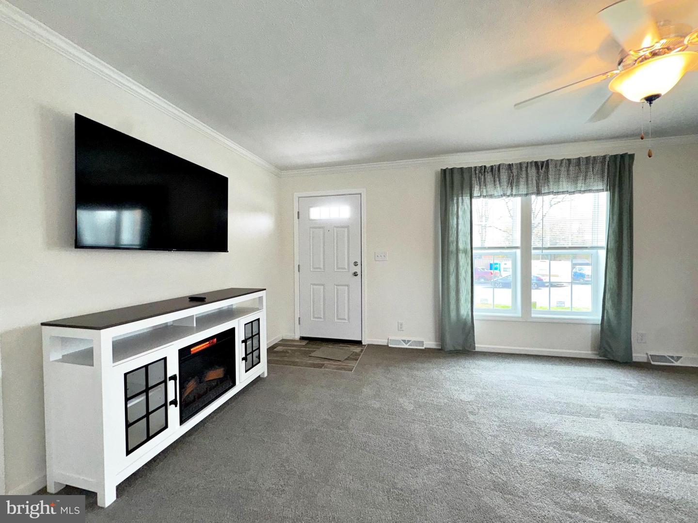 35 Fox Chase Ct Property Photo 6