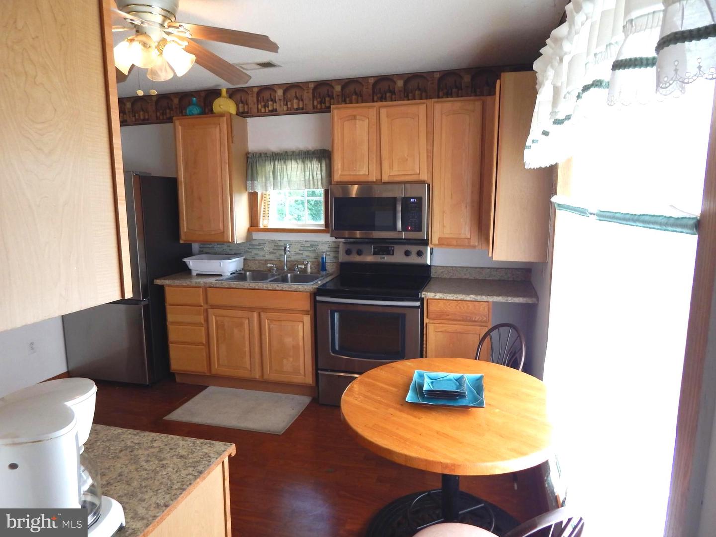 2553 Warm Springs Rd Property Photo 2