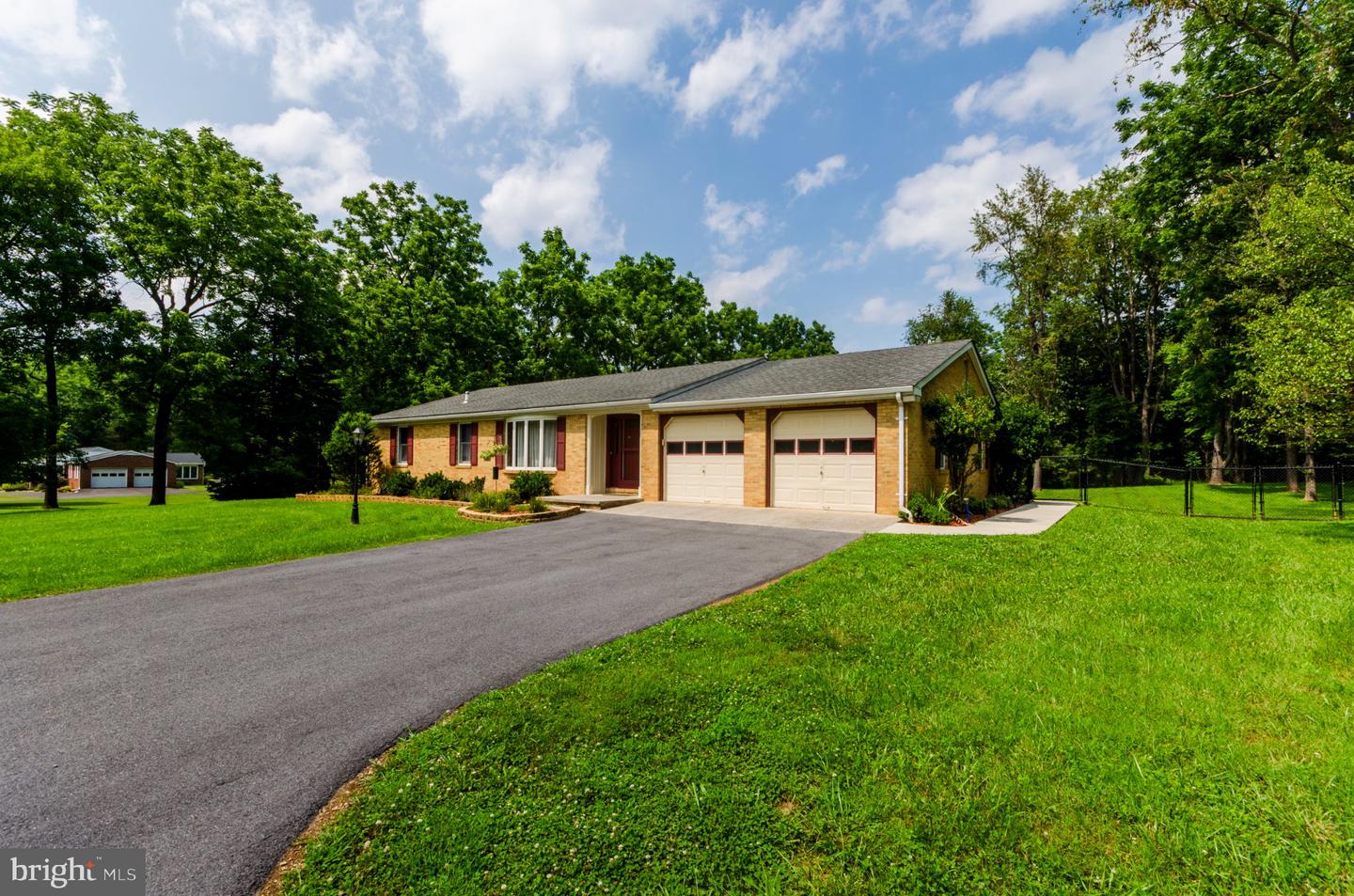 887 Woodbury Dr Property Photo 13