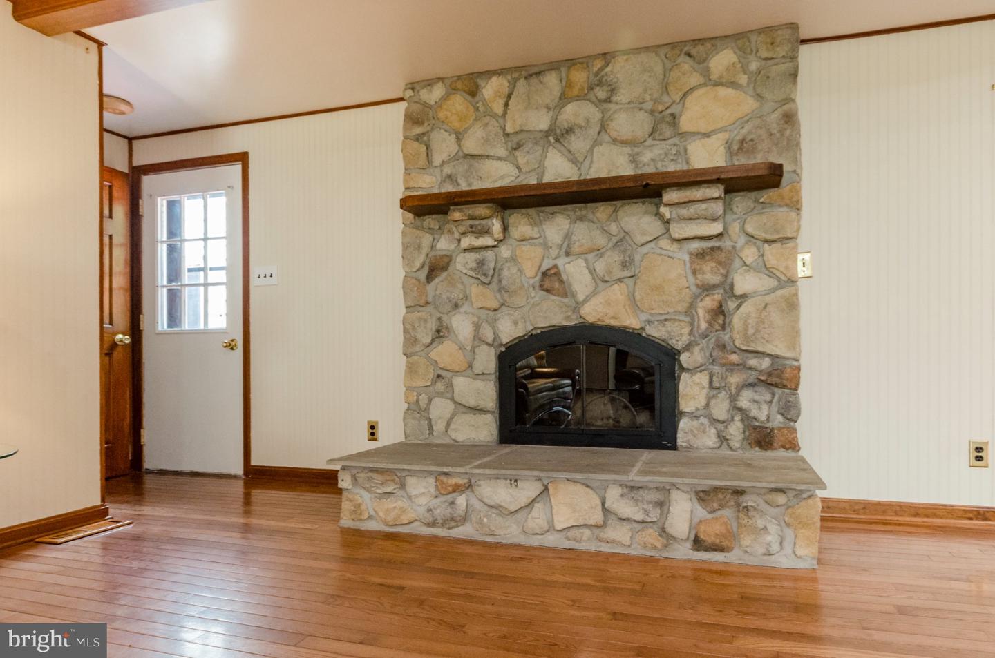 887 Woodbury Dr Property Photo 35