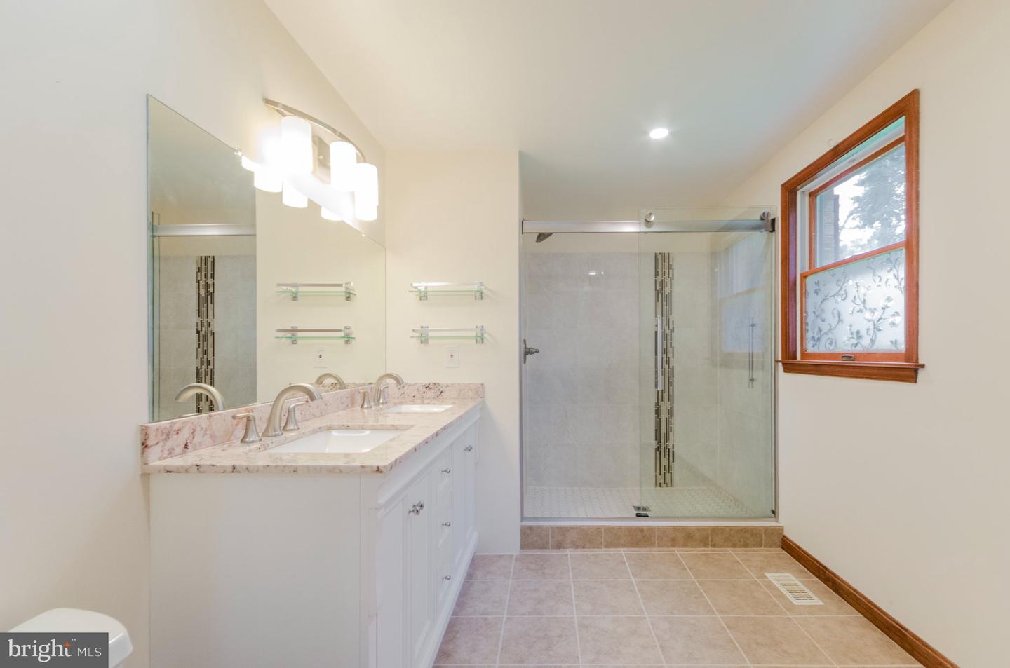 887 Woodbury Dr Property Photo 45