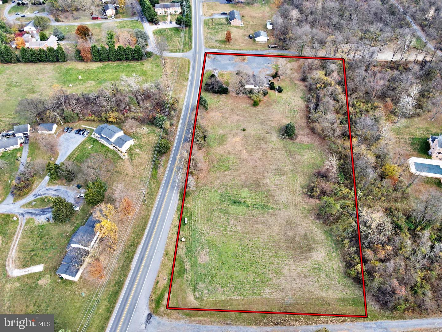7174 Martinsburg Pike Property Photo 2