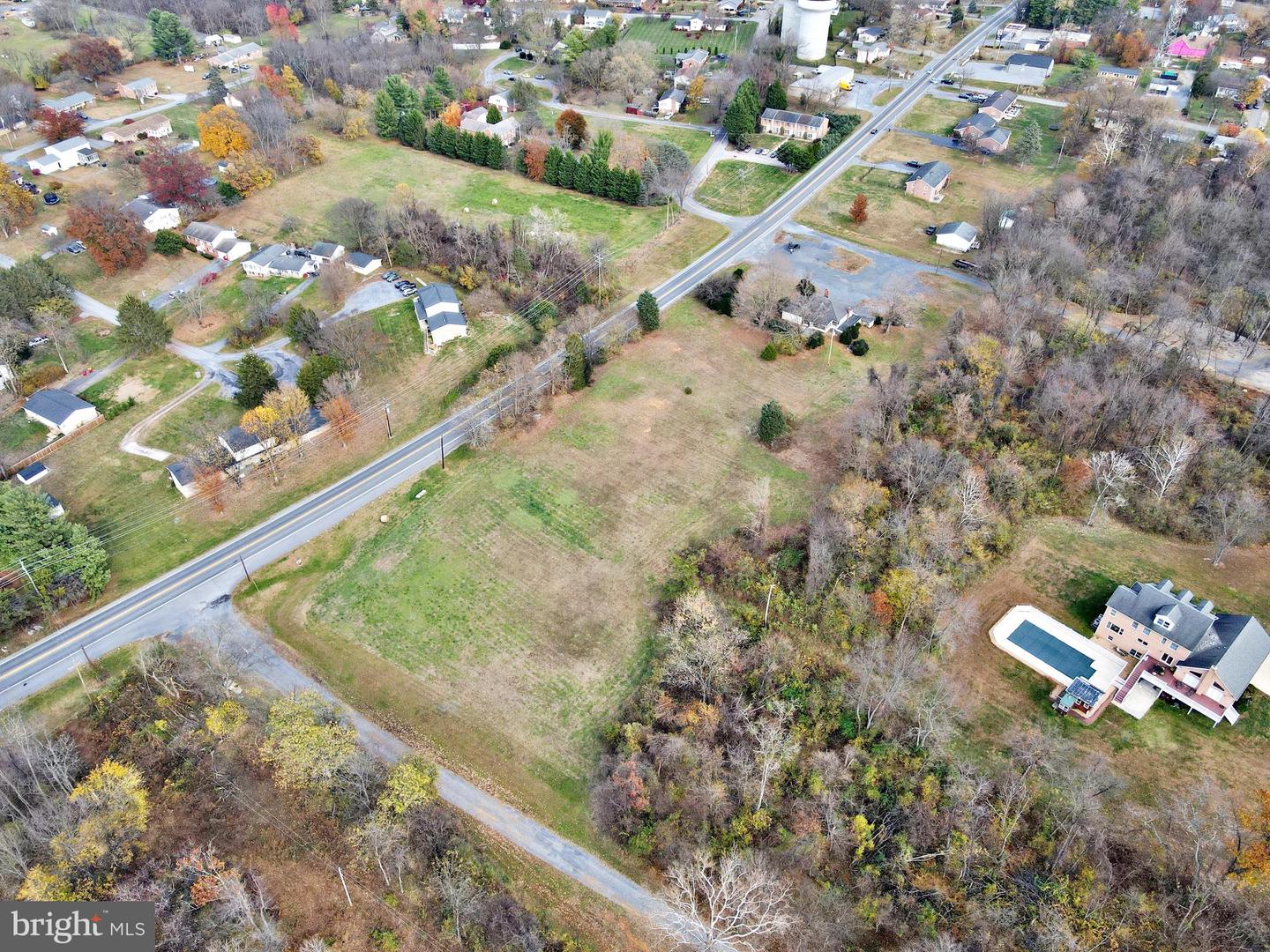 7174 Martinsburg Pike Property Photo 3