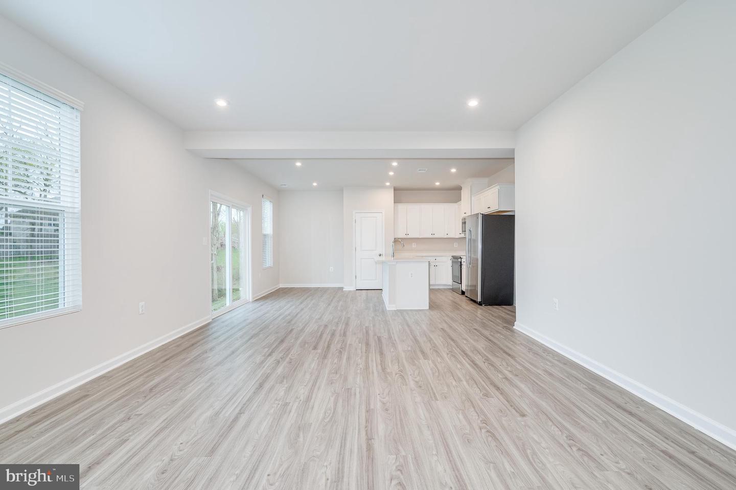 191 National St Property Photo 33
