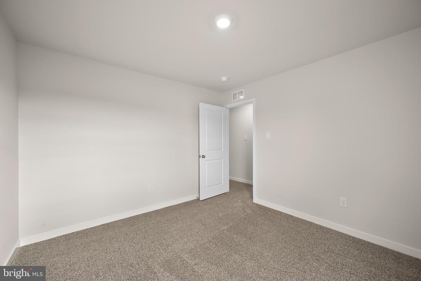 211 Eclipse St Property Photo 30