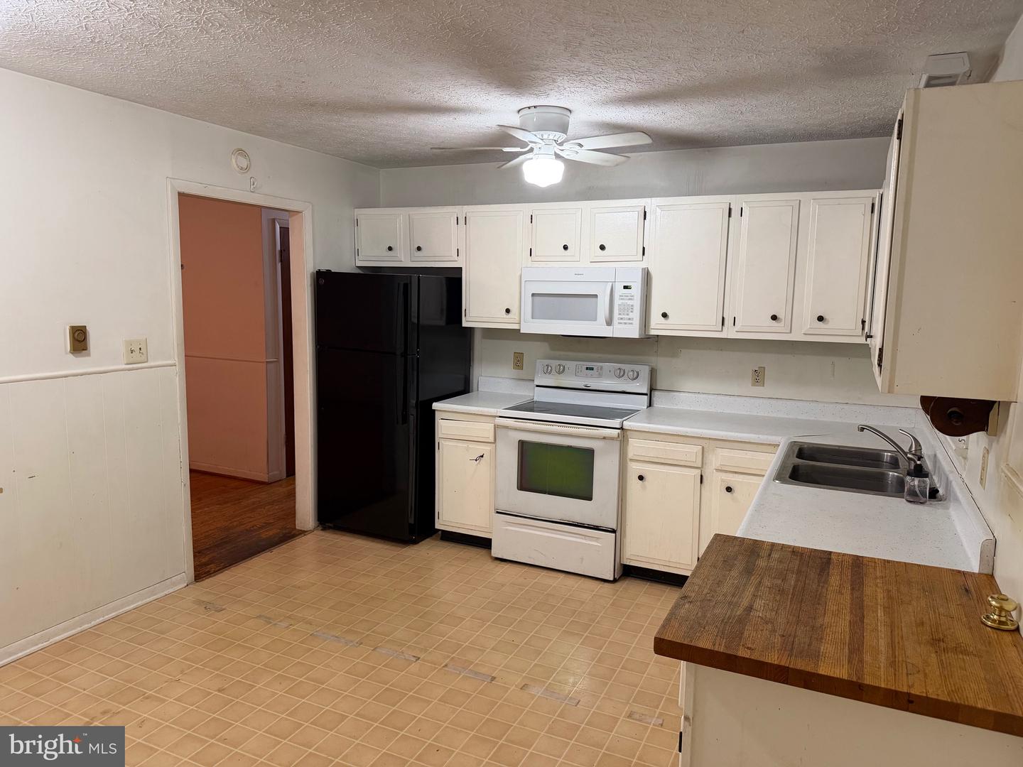 7628 Martinsburg Pike Property Photo 4