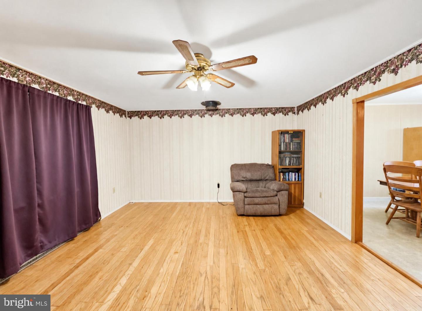 225 Cedar Hill Dr Property Photo 3