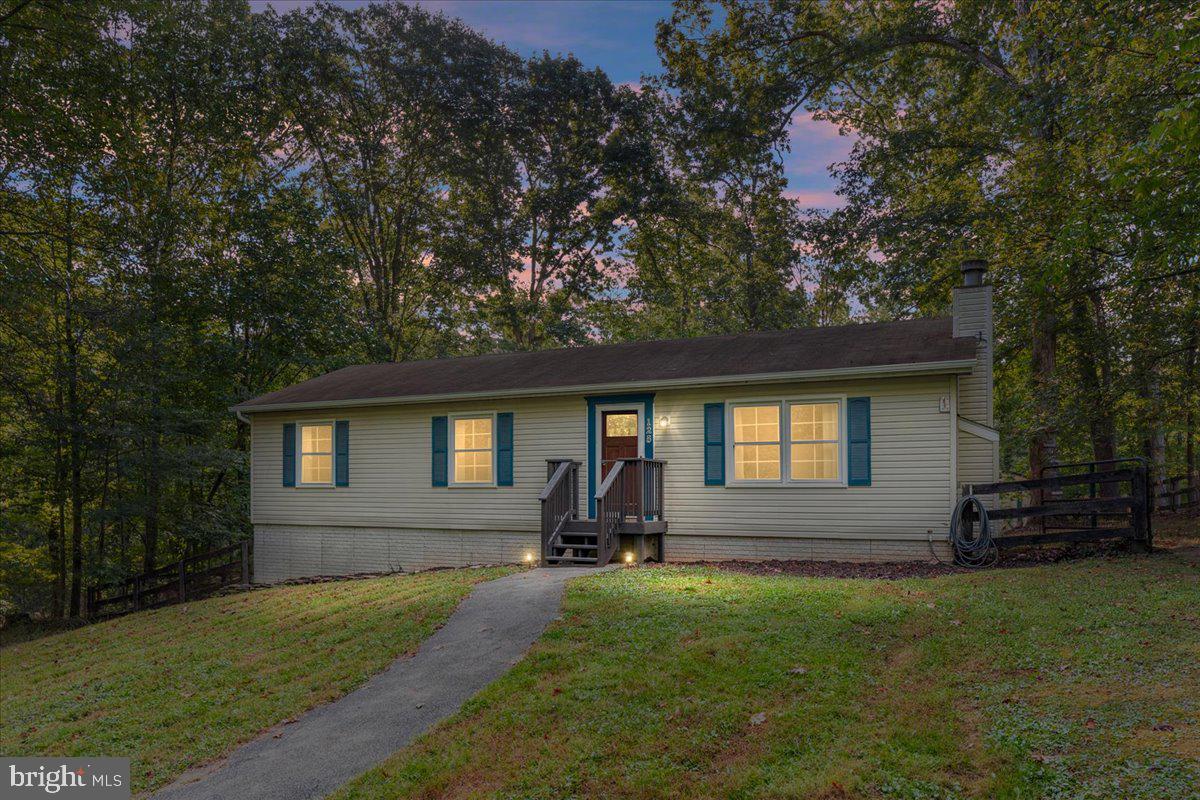 125 Shenandoah River Dr Property Photo 1