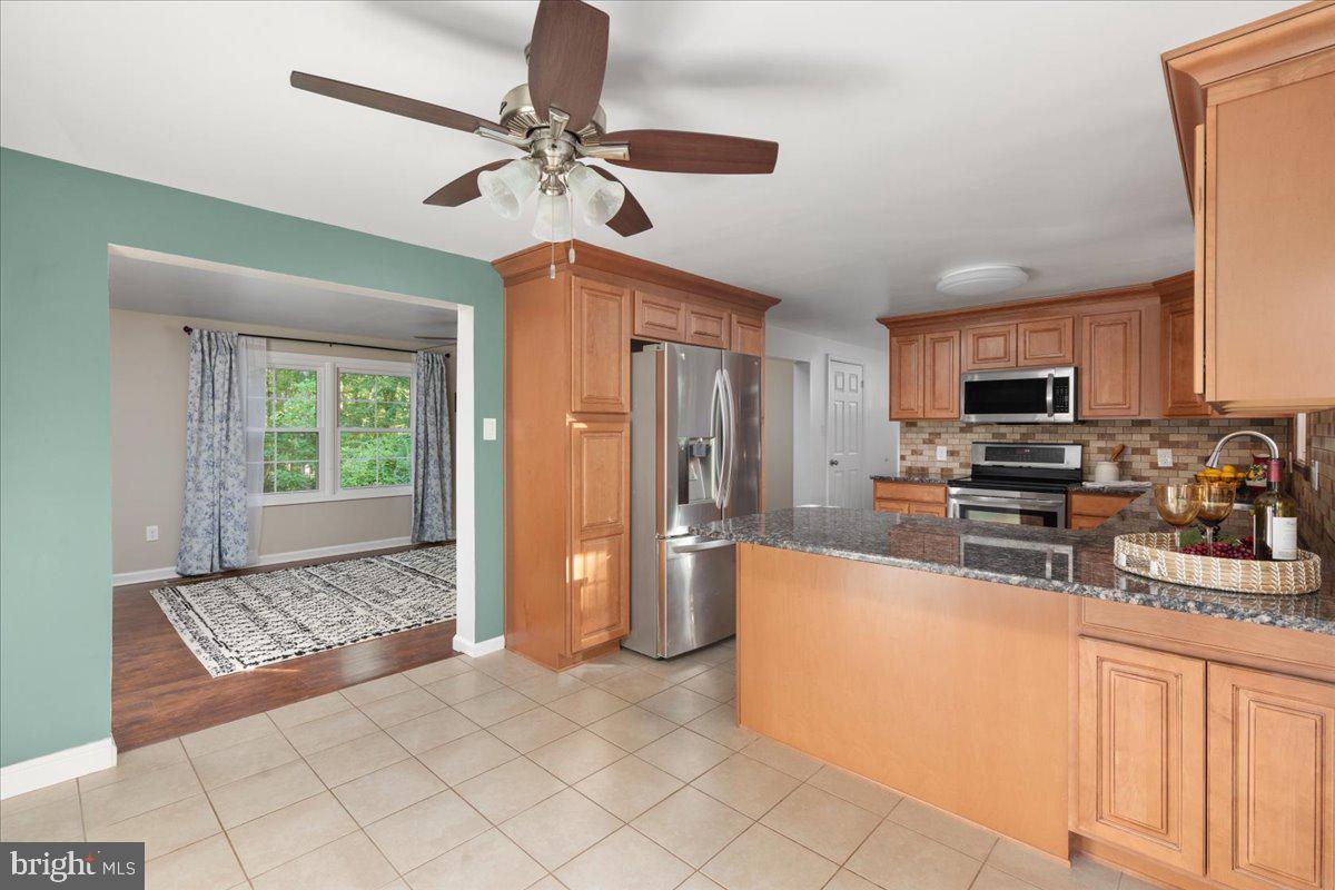 125 Shenandoah River Dr Property Photo 6