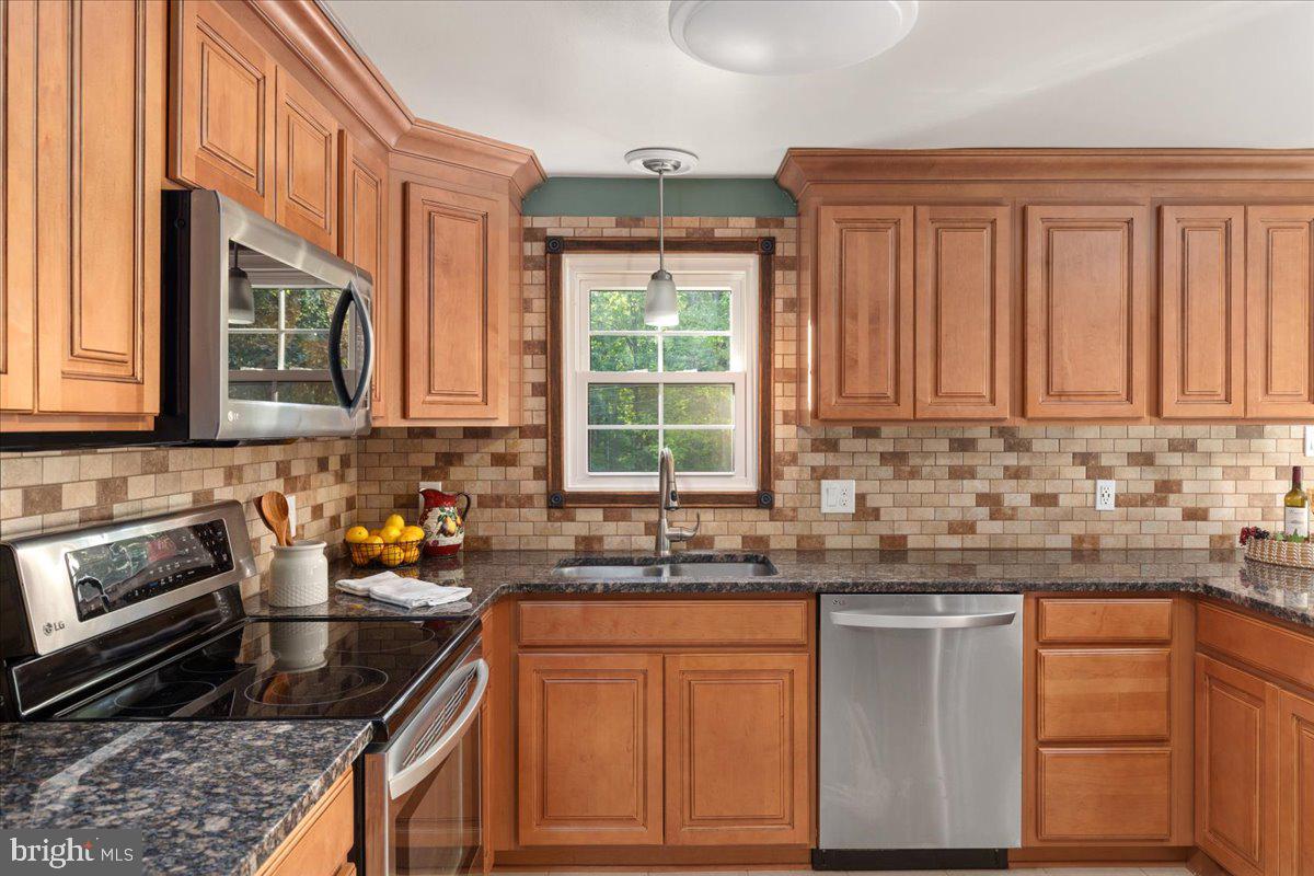 125 Shenandoah River Dr Property Photo 7