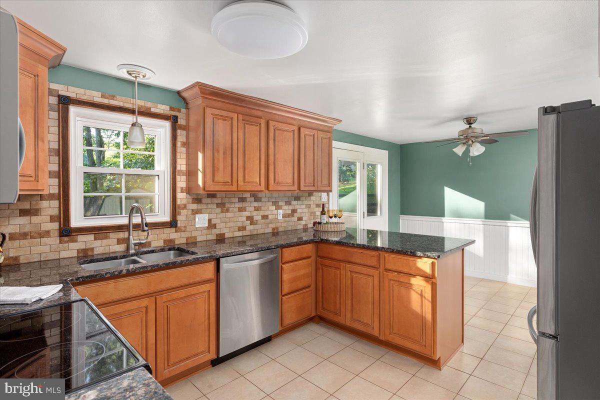 125 Shenandoah River Dr Property Photo 8