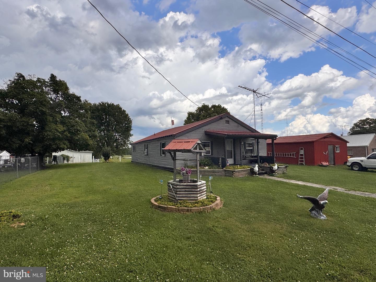 105 Marshall St Property Photo 1