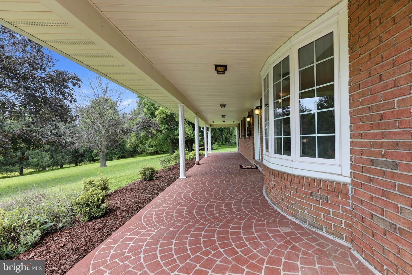 76 Lewis Ct Property Photo 3