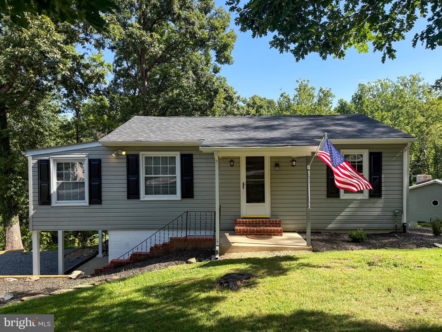 98 Greenwood Rd Property Photo 1