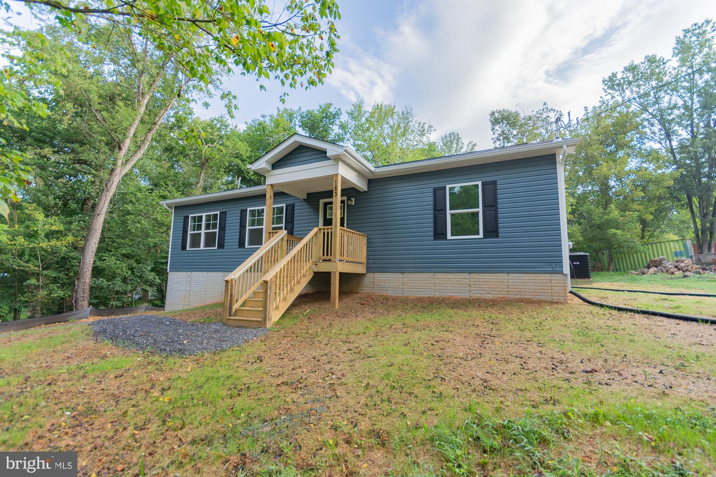 183 Foothill Ln Property Photo 1