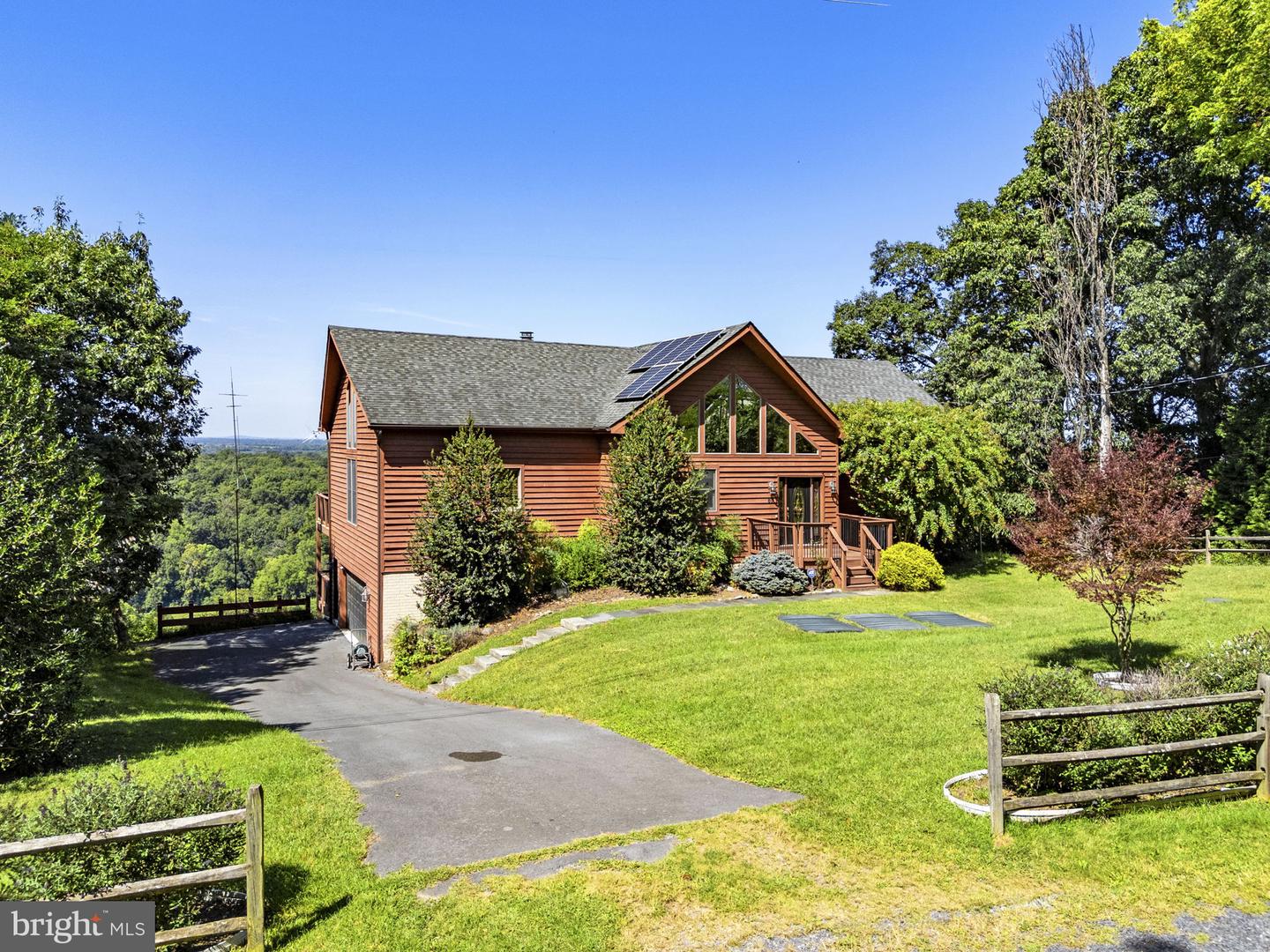 80 Mountainside Ct Property Photo 1