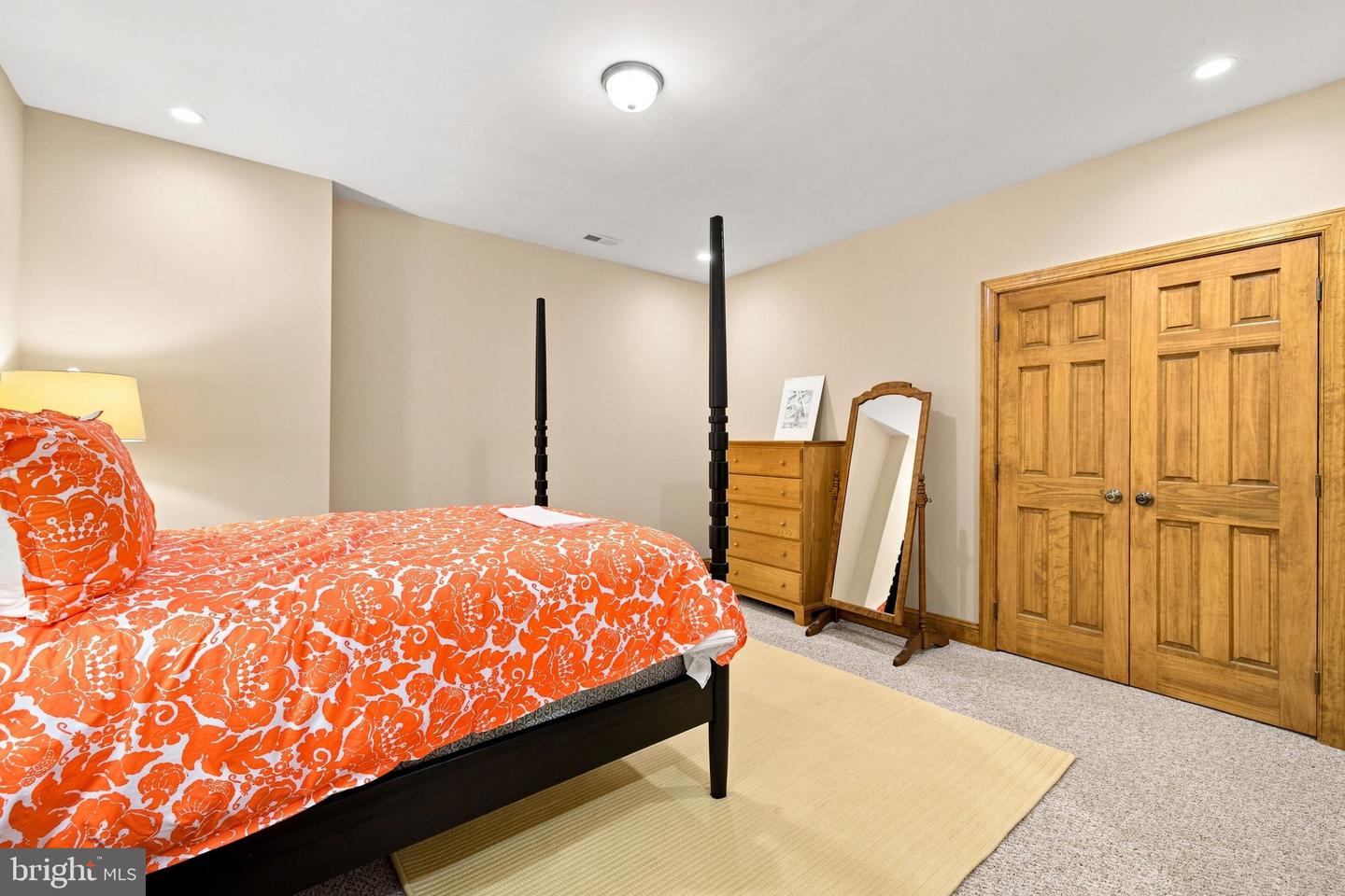 80 Mountainside Ct Property Photo 9