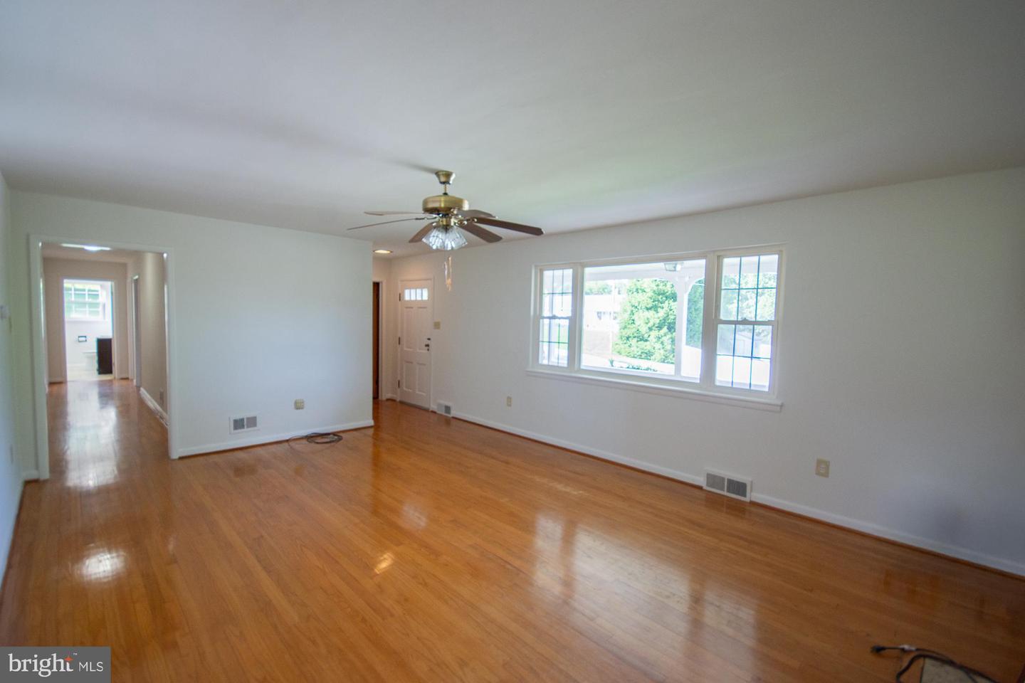 183 Elm St Property Photo 6