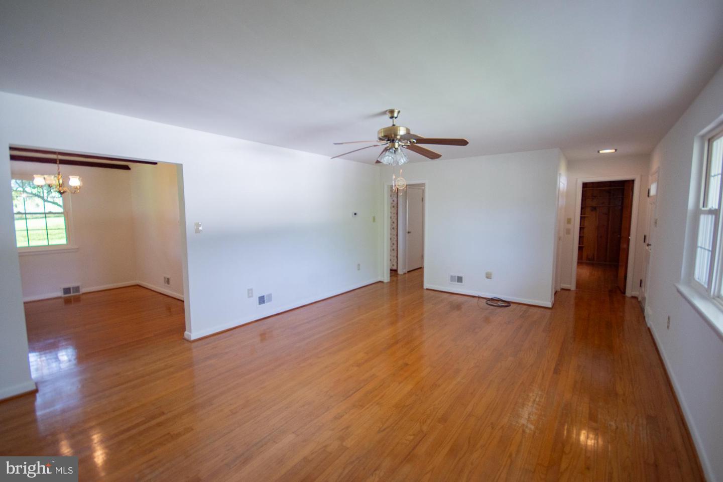 183 Elm St Property Photo 7