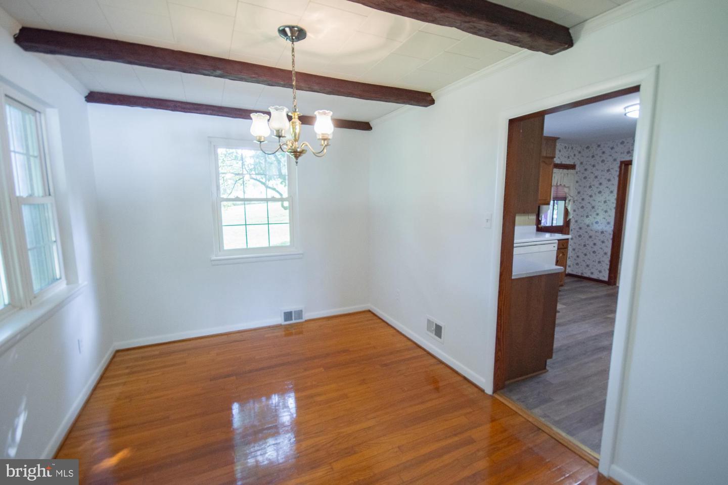 183 Elm St Property Photo 8