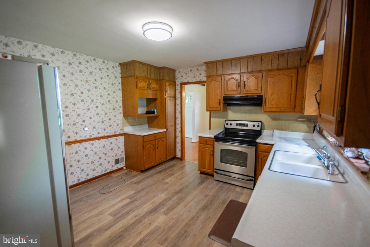 183 Elm St Property Photo 14