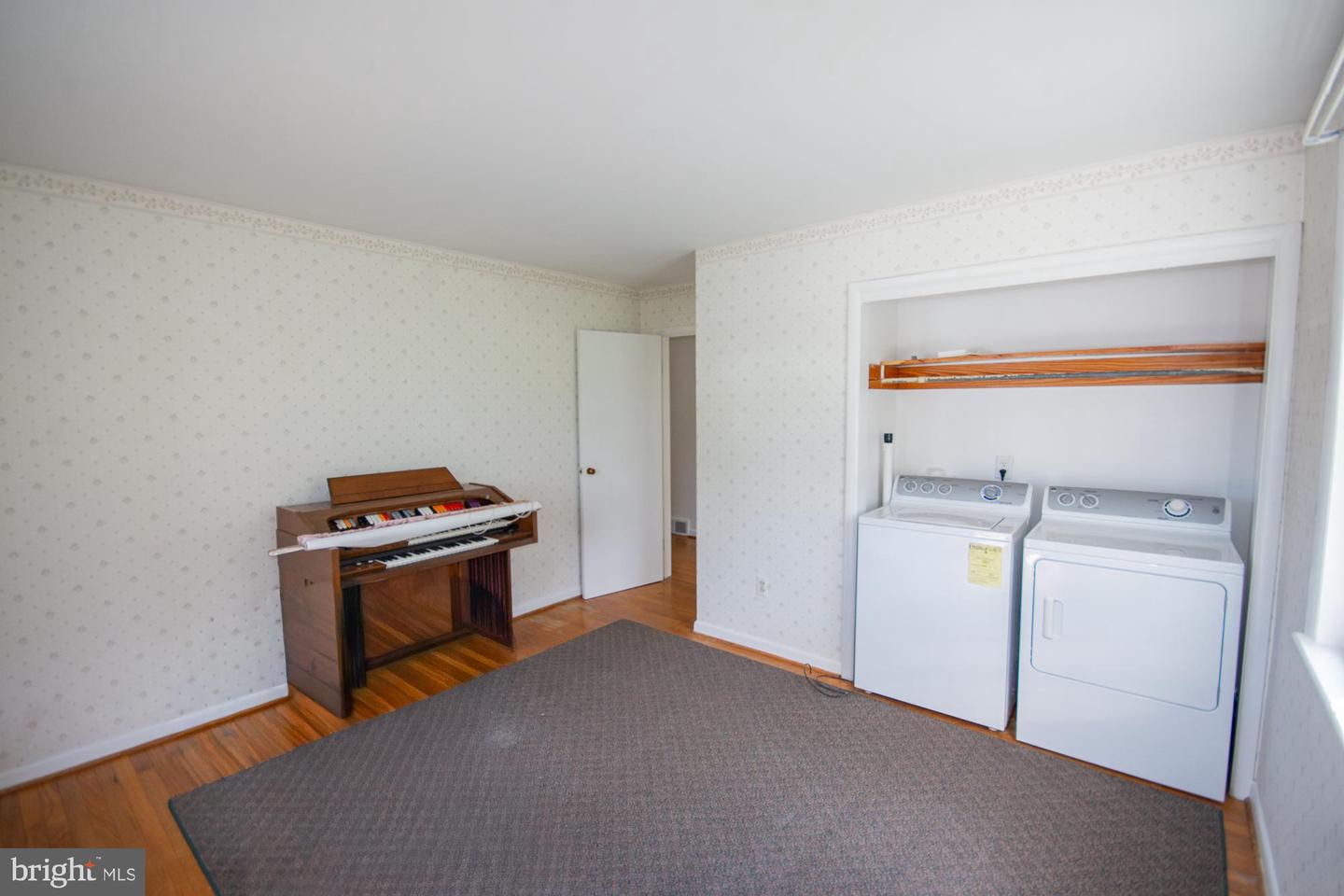 183 Elm St Property Photo 30