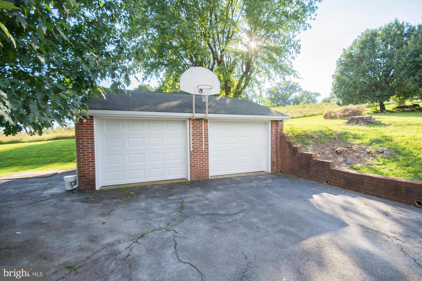 183 Elm St Property Photo 43