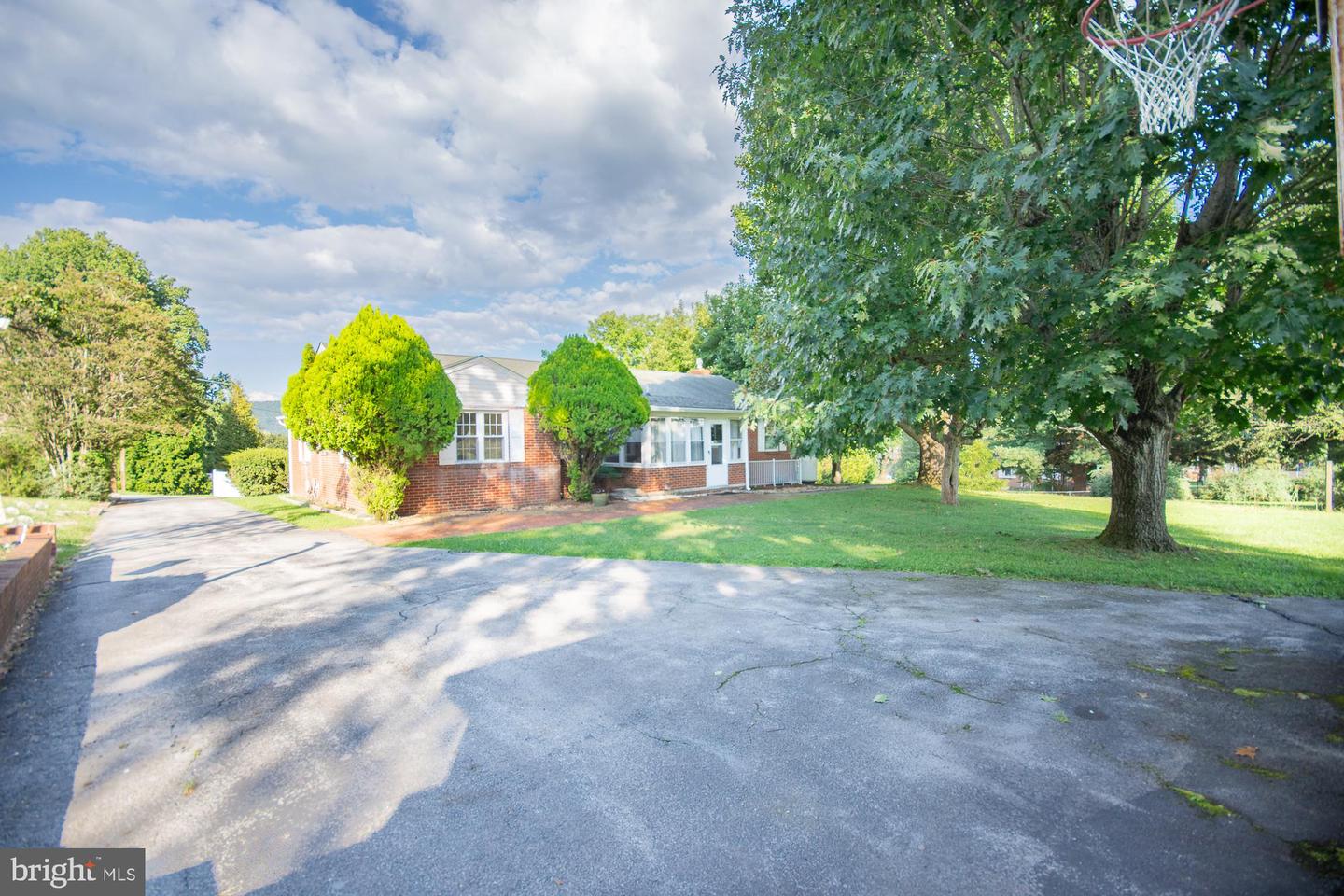 183 Elm St Property Photo 44