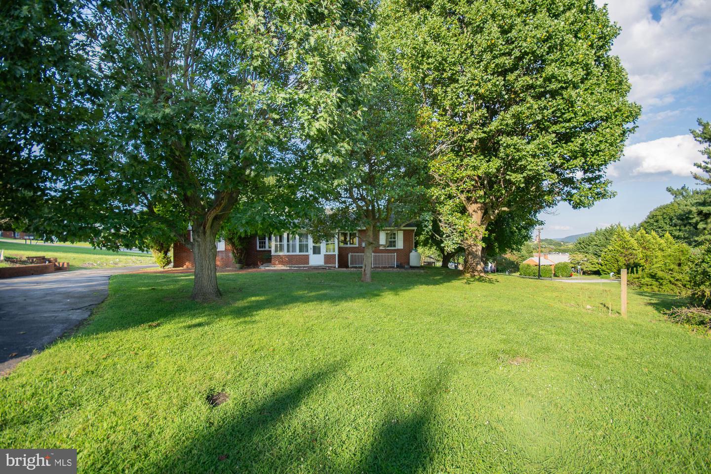183 Elm St Property Photo 48