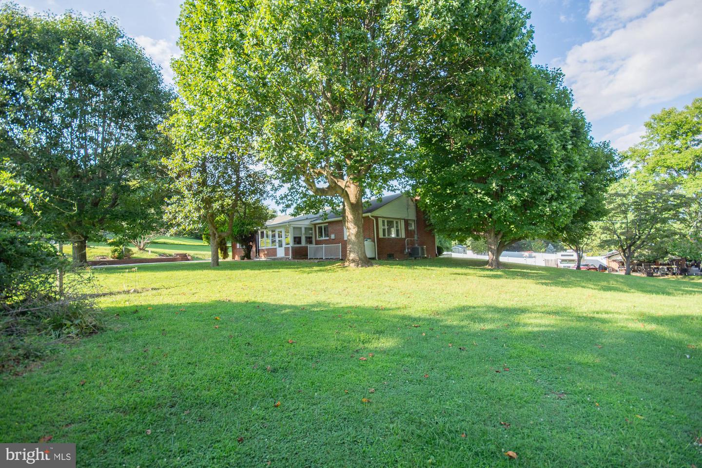 183 Elm St Property Photo 50