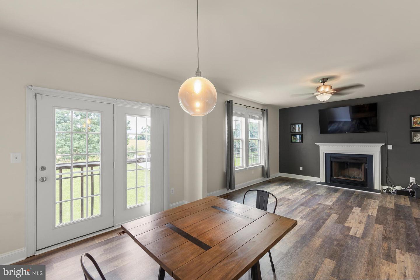 389 Hughs Rd Property Photo 14