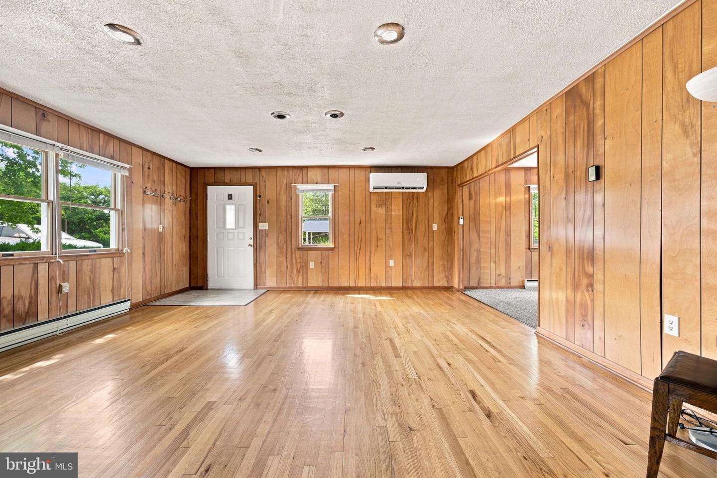 191 Whispering Echos Dr Property Photo 13