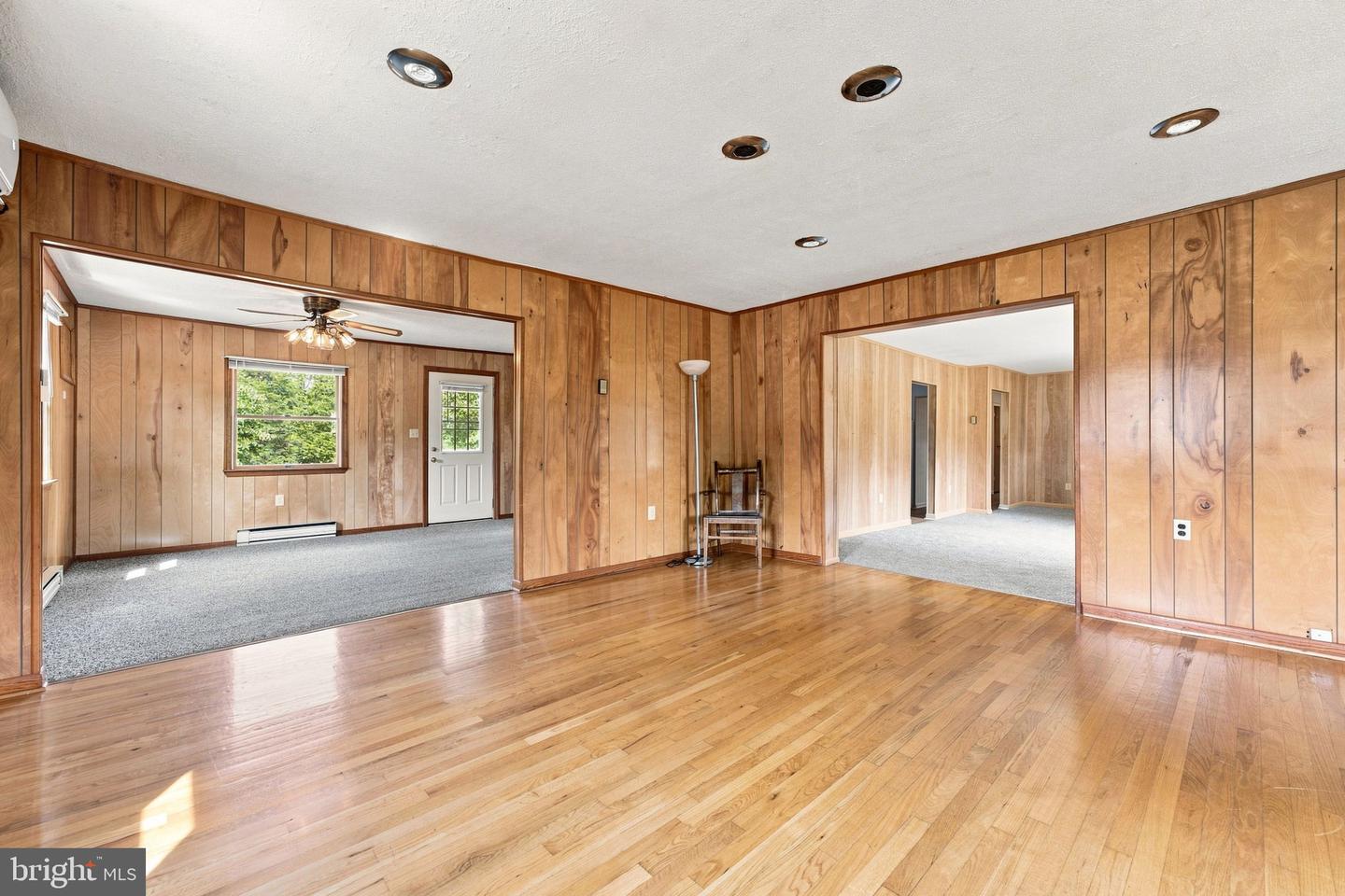 191 Whispering Echos Dr Property Photo 15