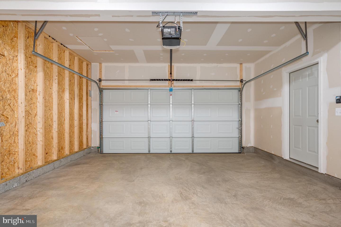 217 National St Property Photo 49