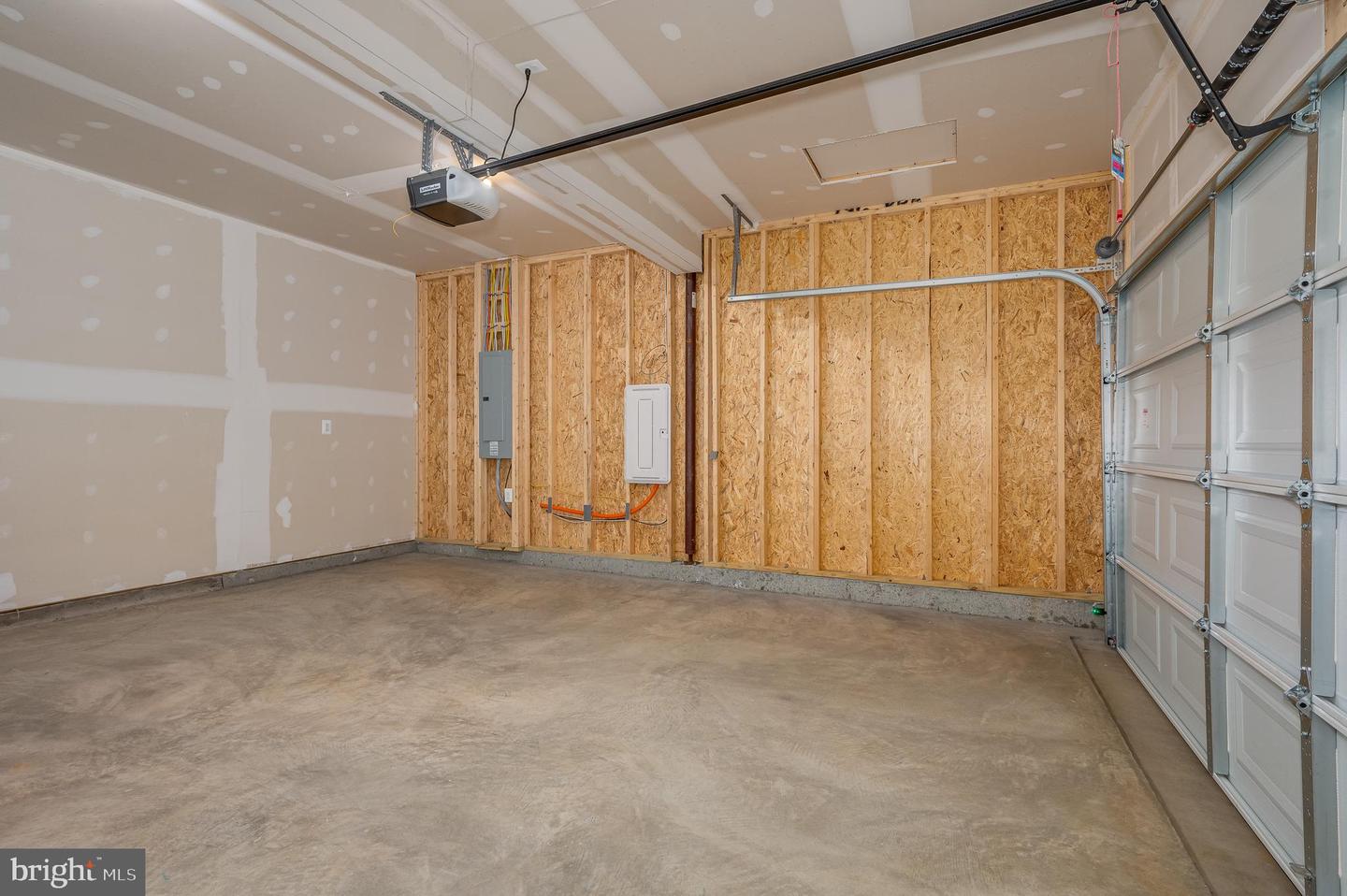 217 National St Property Photo 50