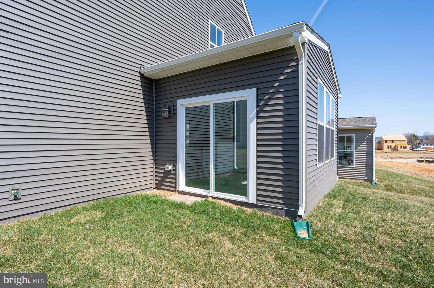 164 National St Property Photo 15