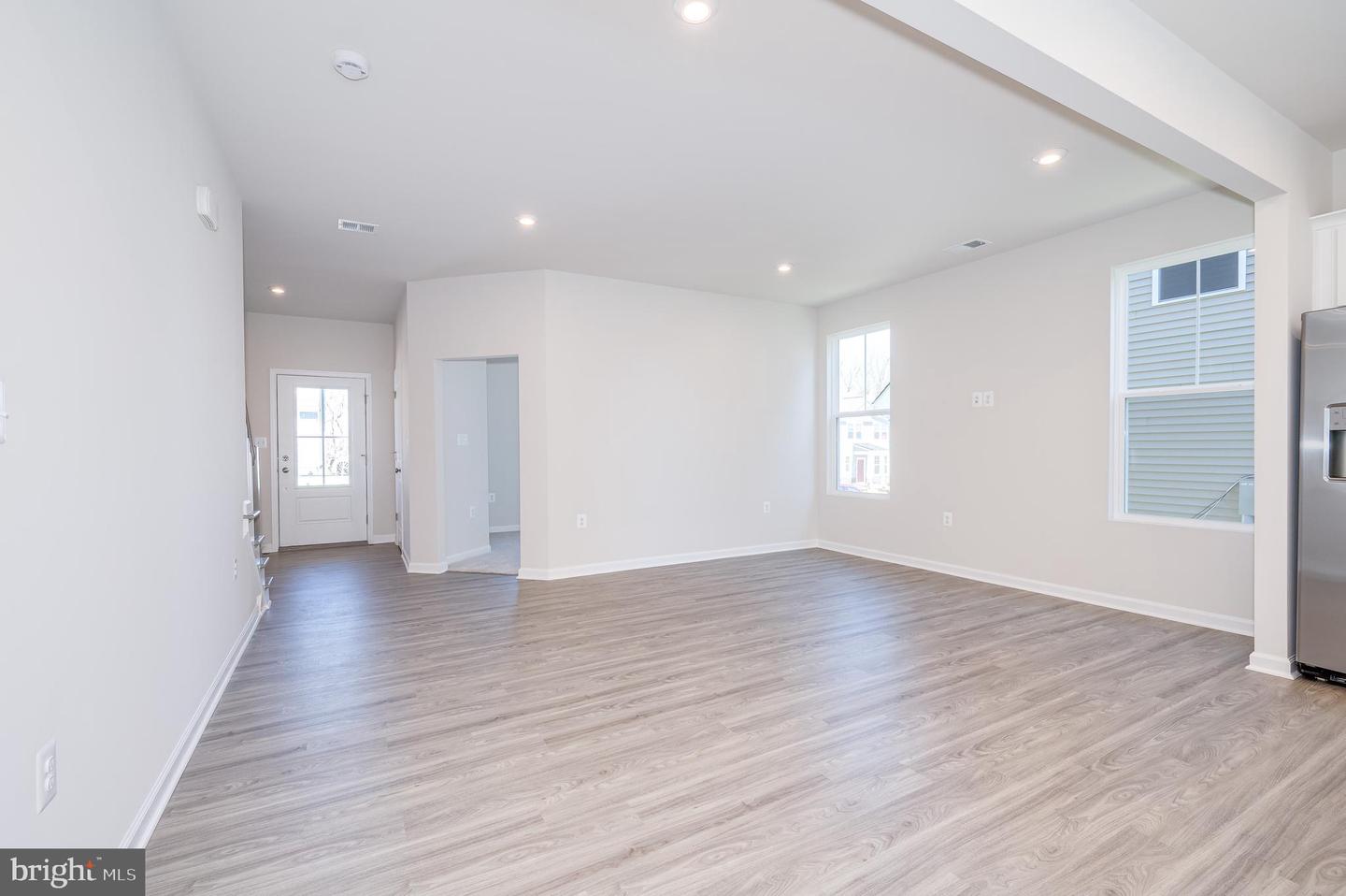 164 National St Property Photo 23