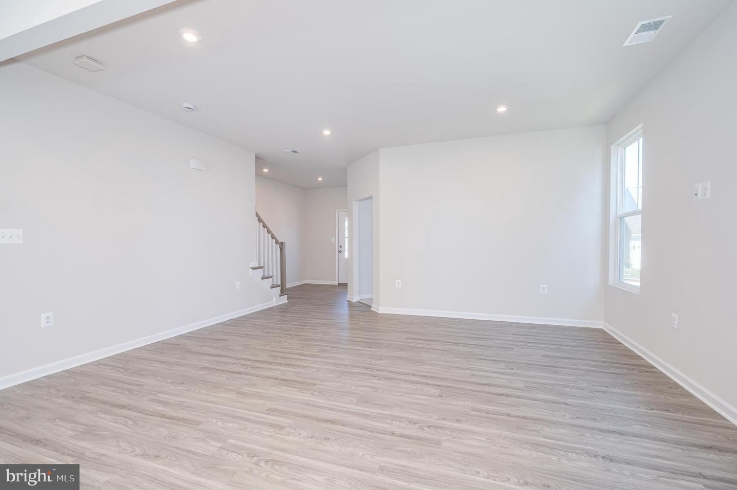 164 National St Property Photo 24