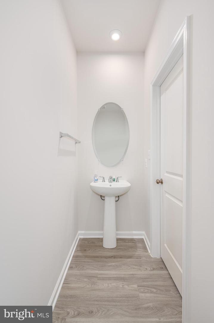 164 National St Property Photo 40