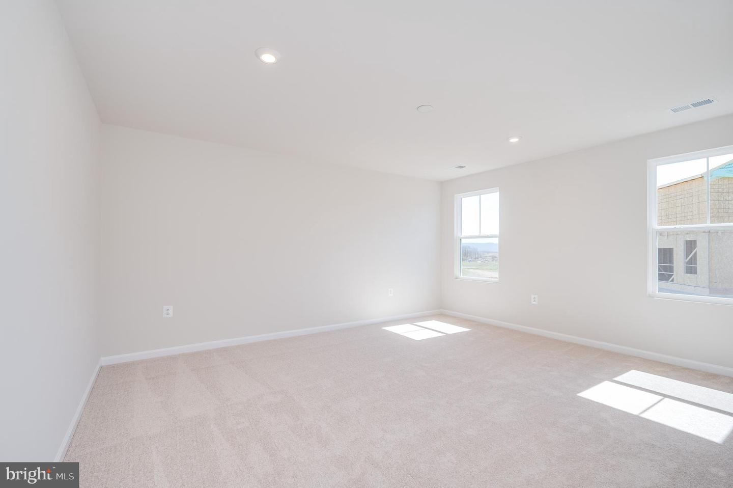 164 National St Property Photo 46